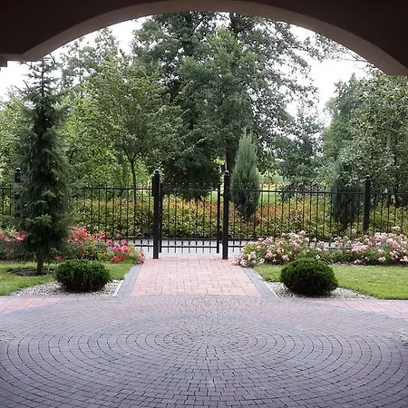 Nj *